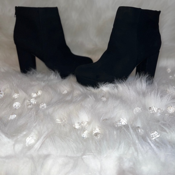 Heart in D ankle boot-platform/chunky heel - Picture 2 of 2